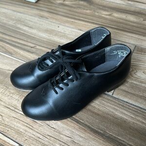 Capezio Tap Shoes (size 13.5)